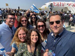 photo of Gross and other members of the National Young Leadership Cabinet of JFNA after landing in Israel